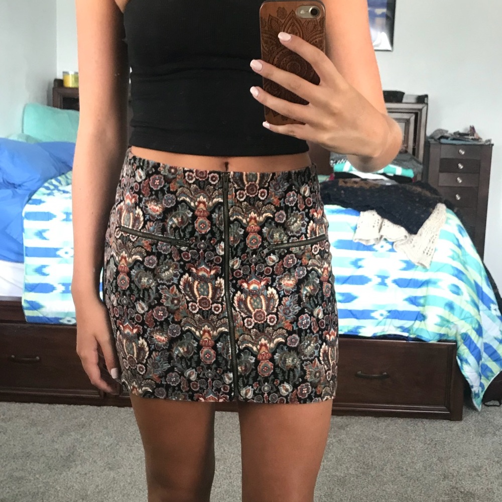 American Eagle Velvet Floral Skirt